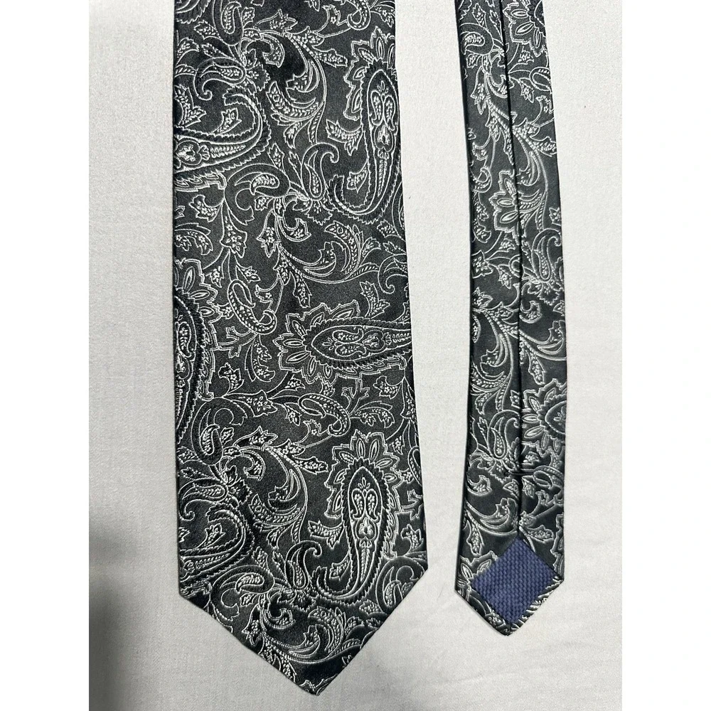 Daniel Cremieux Navy Blue (Almost Black) With Silver Paisley Neck Tie